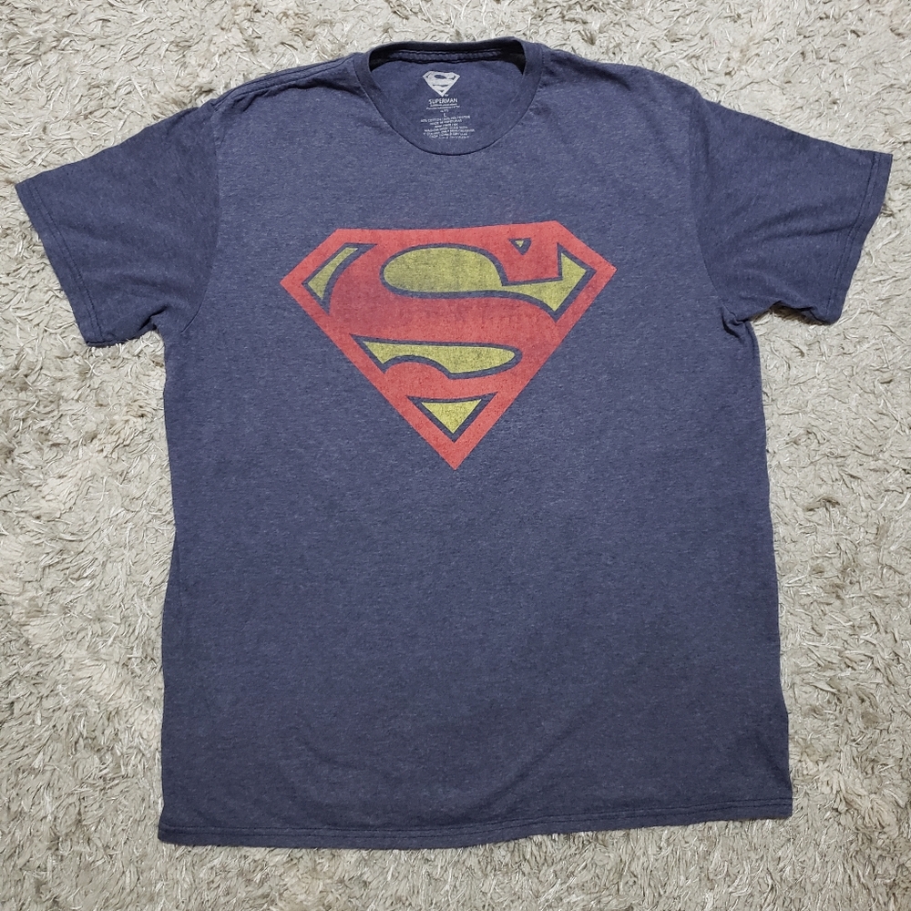 Superman tshirt Size L Blue